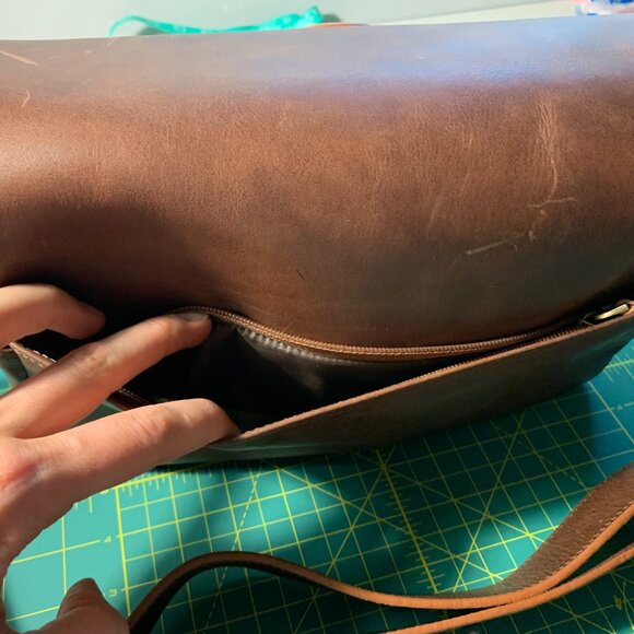 MegaGear Torres Camera Messenger Bag - Picture 8 of 15